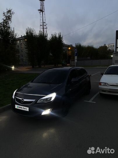 Opel Astra 1.6 AT, 2011, 180 000 км