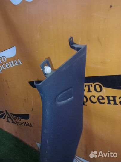 Накладка в салоне задняя правая Volkswagen Polo