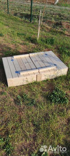 Детская песочница с крышкой