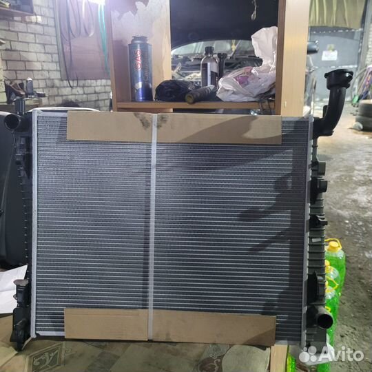 Радиатор Jeep Cherokee