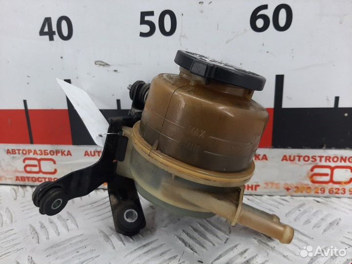 Бачок гидроусилителя Toyota Camry XV30 рест. 2006