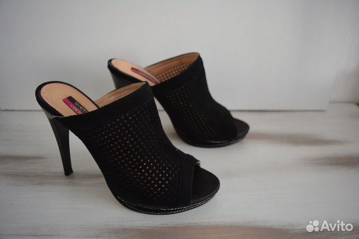 Босоножки на каблуке