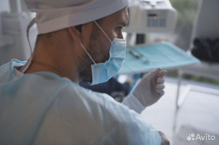 Врач стоматолог хирург имплантолог