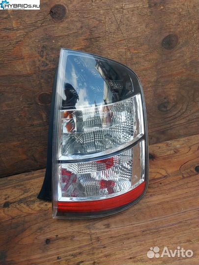 Фонарь задний правый Toyota Prius 2 NHW20 2005