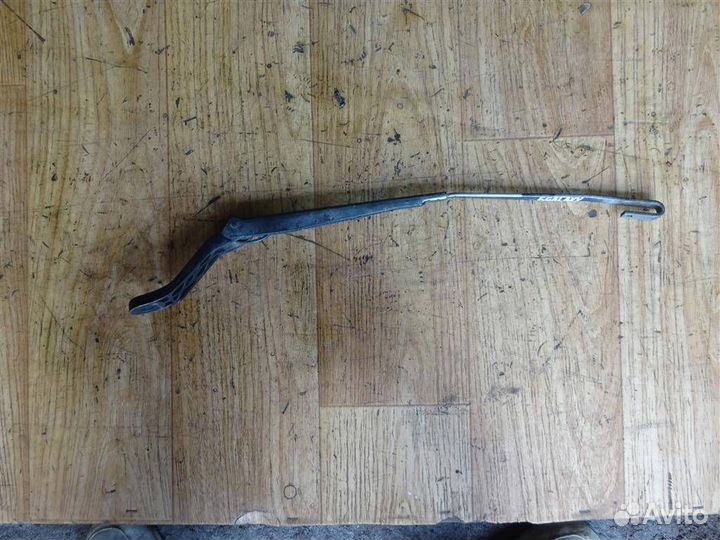 Поводок стеклоочистителя передний правый Ford Gal