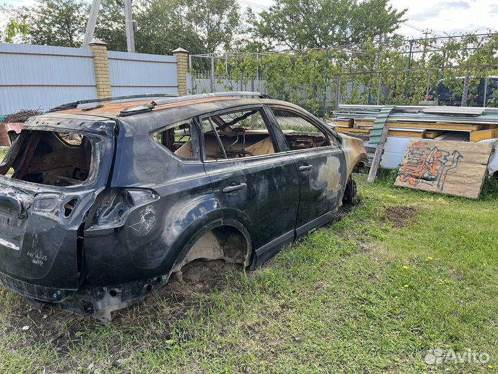 Toyota RAV4 2.0 CVT, 2019, битый, 21 000 км