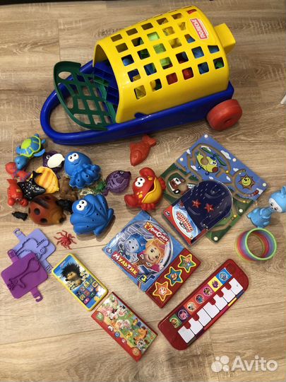 Развивающие игрушки для малыша пакетом
