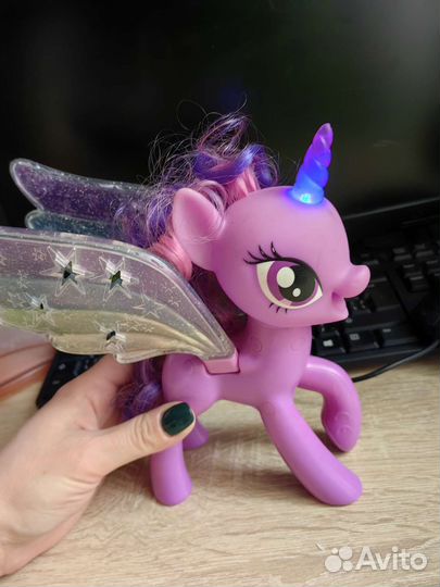 My Little Pony Искорка с радужными крыльями