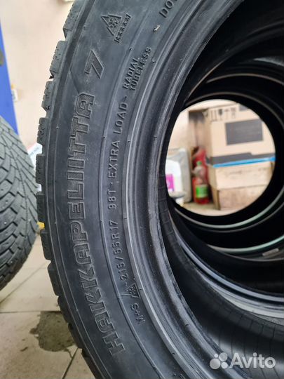 Nokian Tyres Hakkapeliitta 7 215/55 R17 98T