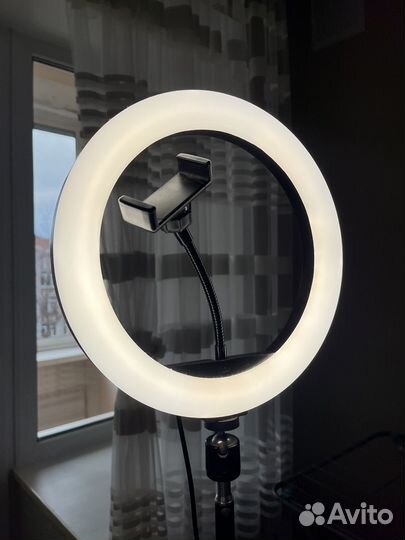 Кольцевая лампа со штативом