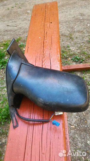 Зеркало правое Nissan Sirena