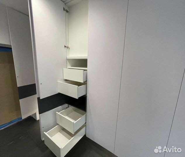 Парящий шкаф