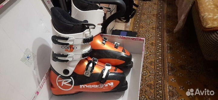 Горные лыжи и ботинки