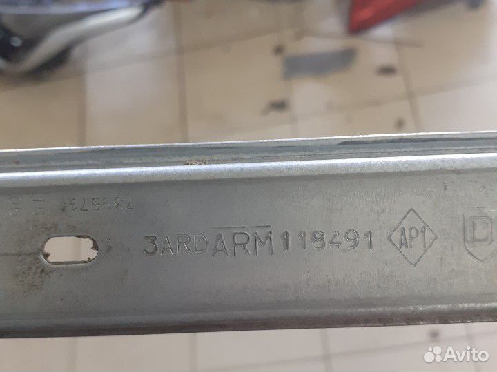 Стеклоподъемник задний правый Renault Logan 1