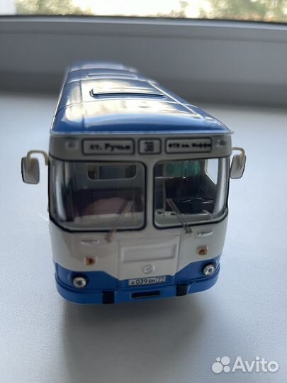 Модель АВТОБУСА лиаз 677 1:43 сова