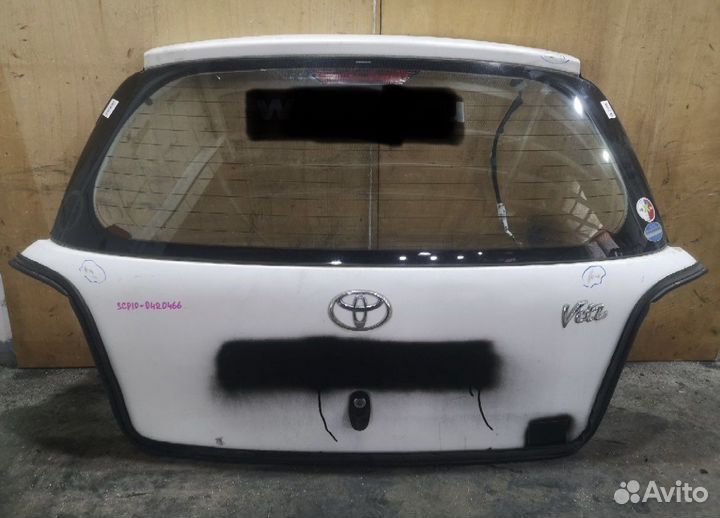Крышка багажника toyota vitz scp10