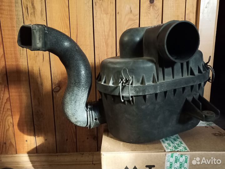 Корпус воздушного фильтра Hyundai Starex H-1