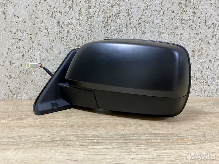 Зеркало левое на Ниву Урбан