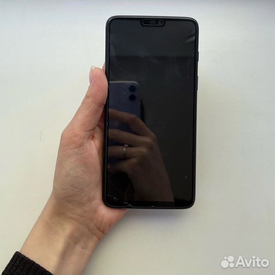 Телефон One plus 6
