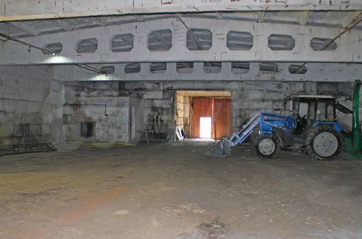 Здание, 1418 м²