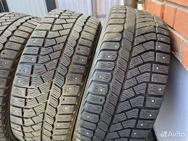 Viatti Brina Nordico V-522 215/50 R17
