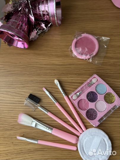 Косметика для девочек. Набор в сумочке