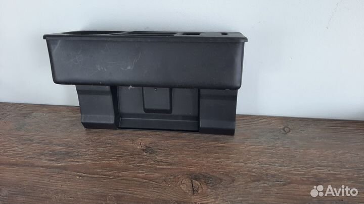 Карман органайзер в авто между сиденьем и консолью