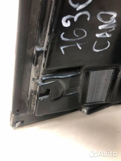 Фонарь наружный правый Toyota Land Cruiser