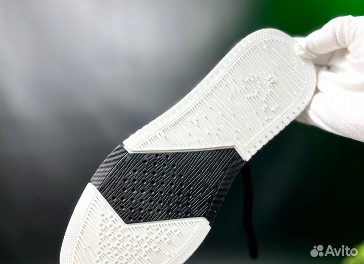 Кроссовки Boss удобные