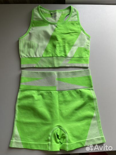 Одежда для фитнеса пакетом 44р
