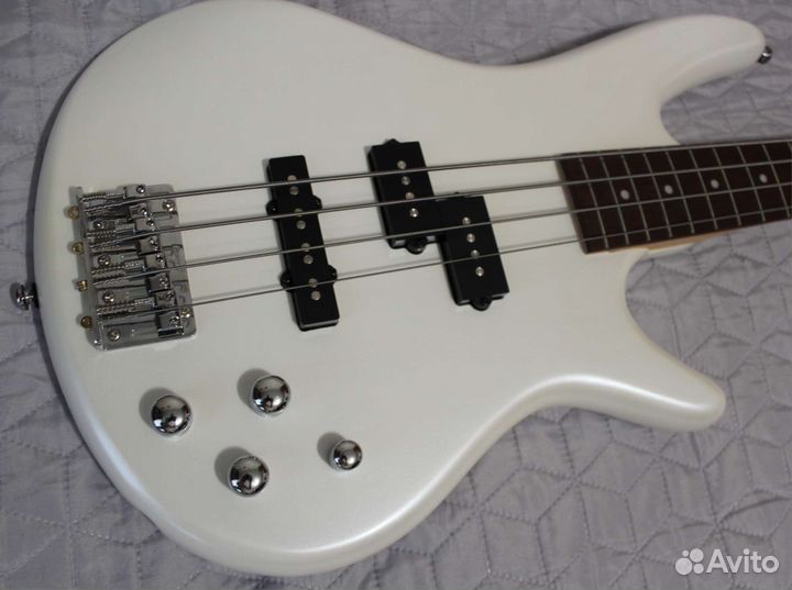 Бас гитара Ibanez Gio GSR200 PW