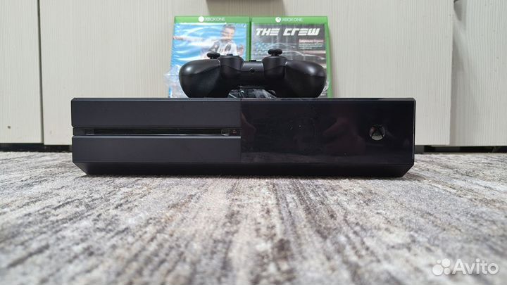 Xbox one fat + gta 5 + диски