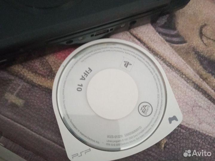 Sony PSP e1004 с диском FIFA 10