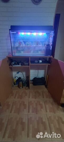 Аквариум с тумбой