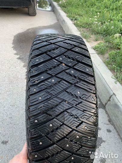 Goodyear UltraGrip Ice 215/50 R17 95T