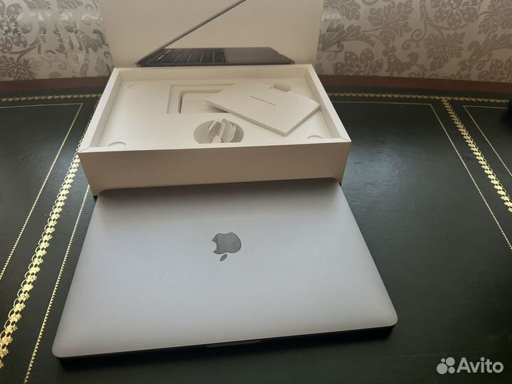 Macbook Pro 13 2020 i5