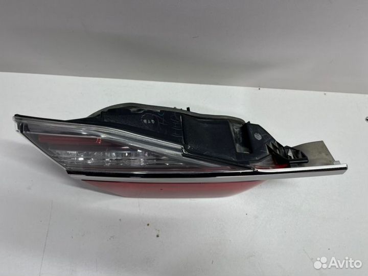 Фонарь внутренний задний левый Toyota Camry V55