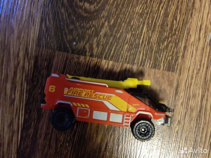 Hot wheels машинка