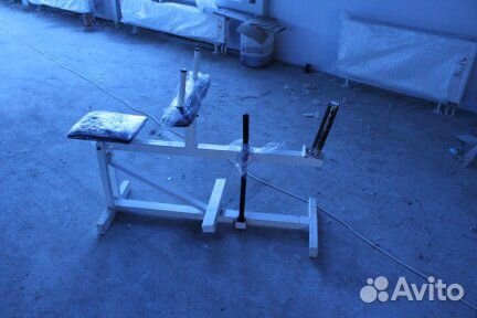 Тренажер голень сидя