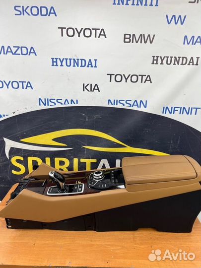 Консоль центральная Kia Quoris 1 G8BE 2012-2019