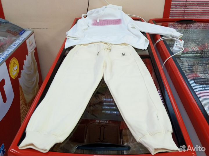 Спортивный костюм женский