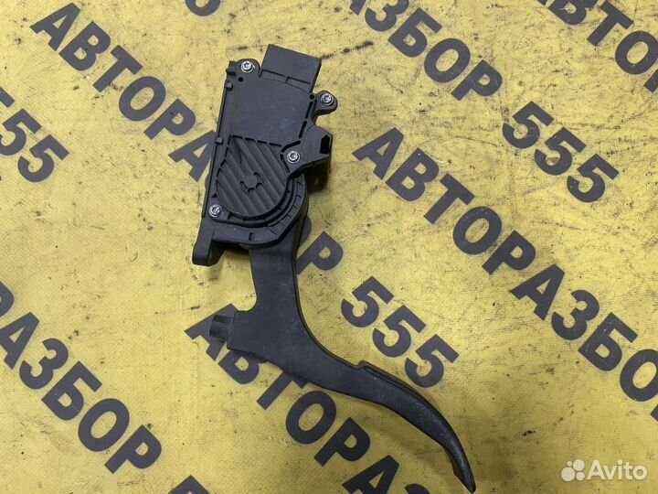 Педаль газа Skoda Fabia 1