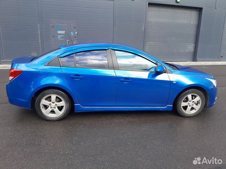 Chevrolet Cruze 1.8 AT, 2011, 200 000 км