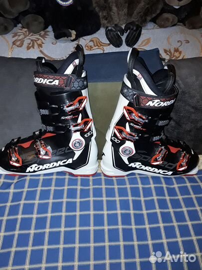 Горнолыжные ботинки