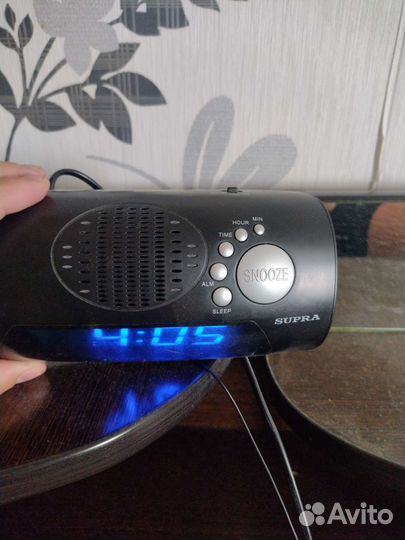 Электронные часы, радио