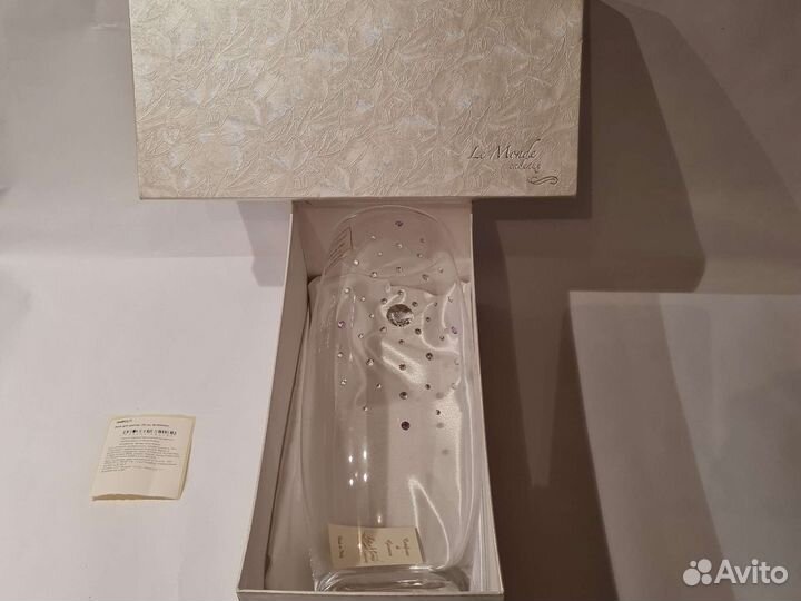 Ваза с камнями swarovski