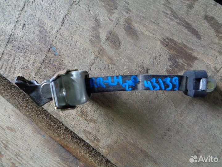 Ограничитель двери задний левый Toyota Allion