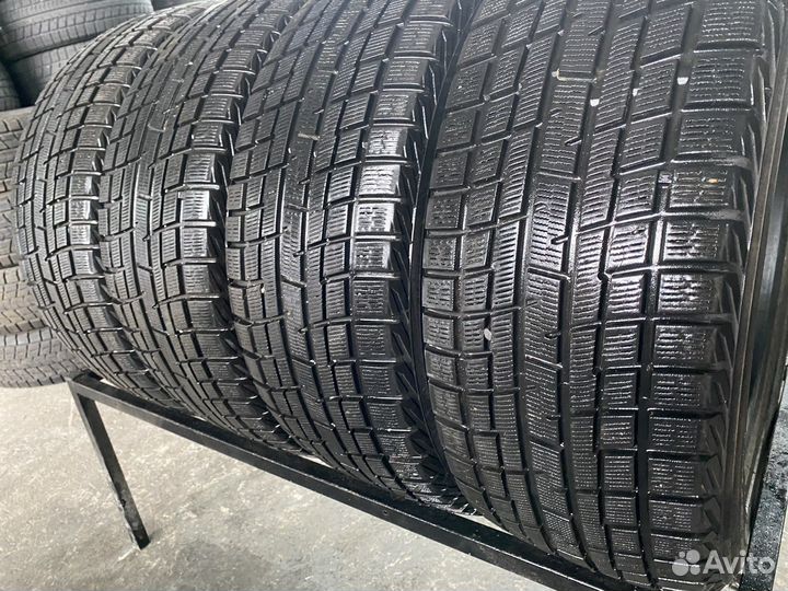 Yokohama Ice Guard IG30 215/55 R17