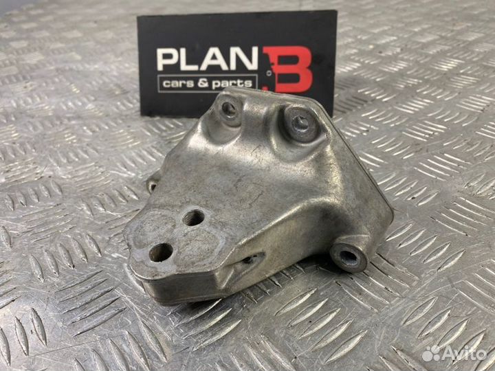 Кронштейн крепления АКПП Porsche Cayenne 957