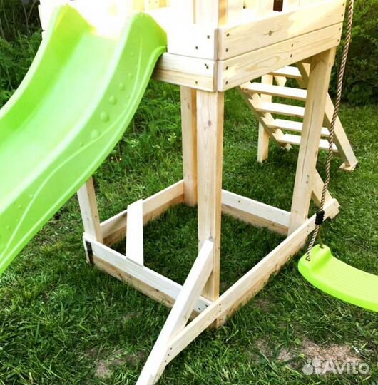 Деревянная детская площадка без занос